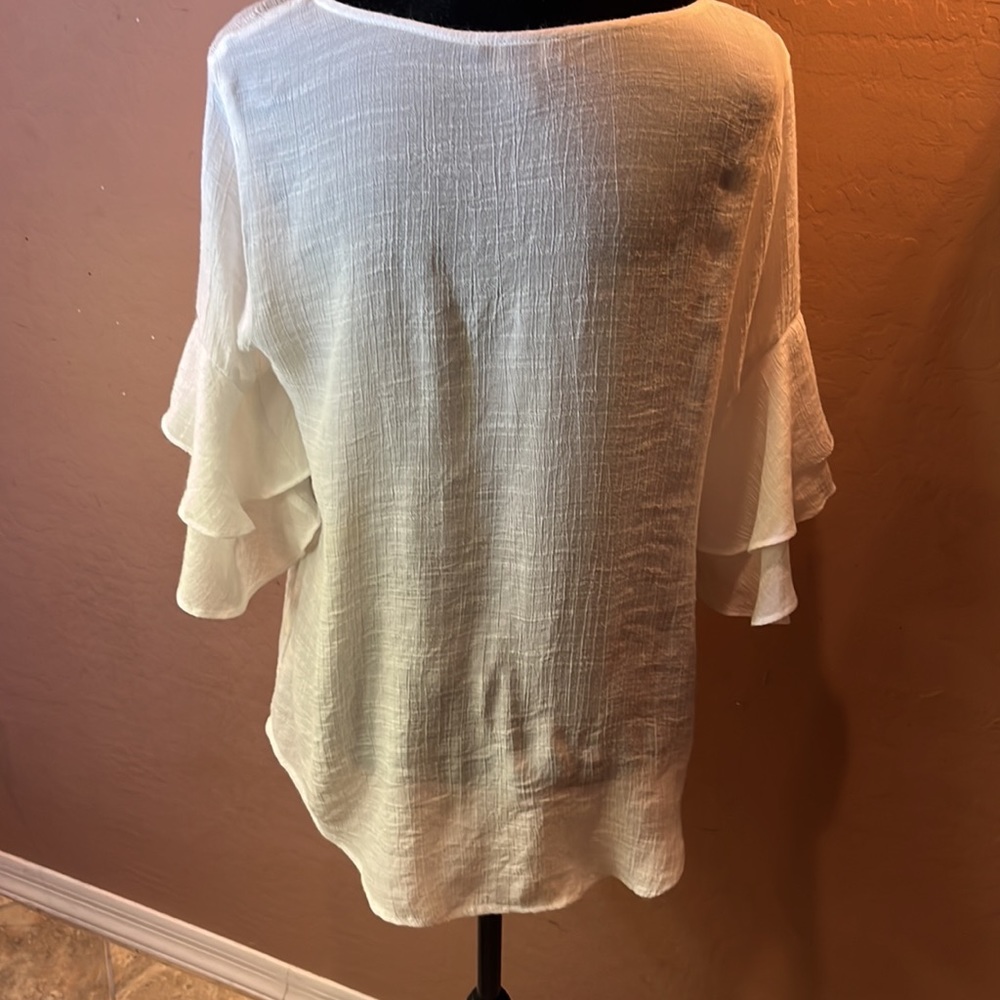 ALYX - Luxury Blouse
Size Medium - Picture 2 of 4
